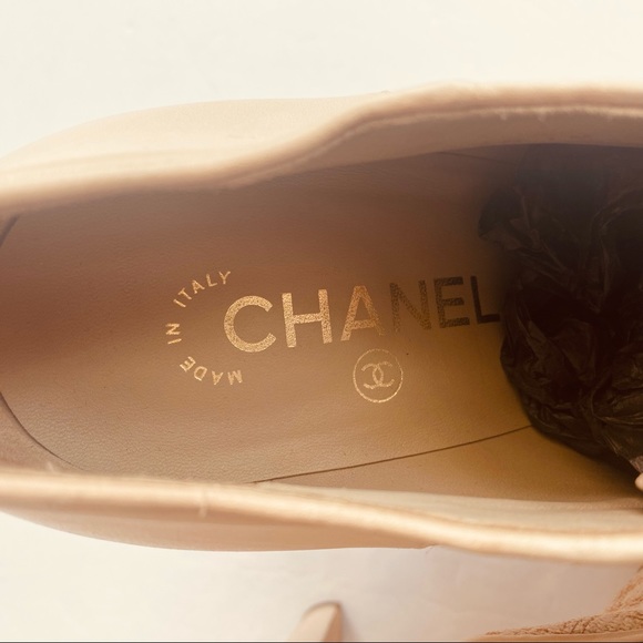 CHANEL Round Toe Lace-Up Platform Bootie Size 39 - Picture 13 of 16